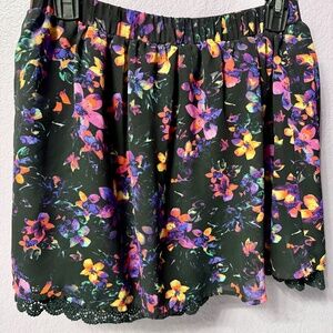 Black/Multi-Color Floral Skirt (M)
